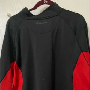 Men’s champion hoody.